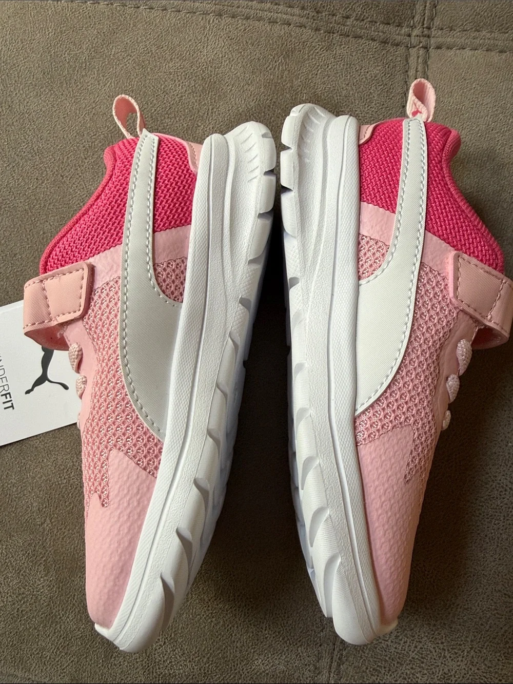 PUMA Evolve Run Mesh girl‘s size 10 sneakers